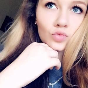 Meet your Posher, Halie